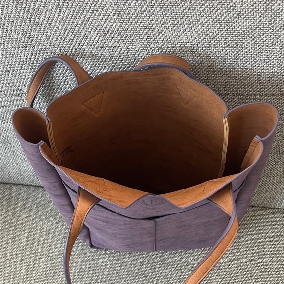 JAFRA Chic Plum Tote with Tan Straps - Picture 15 of 16